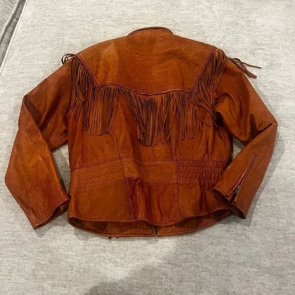 Wilson’s Adventure Bound leather jacket with tassels - Picture 9 of 9